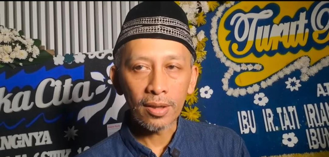 Peco Seno, suami mendiang penyanyi Irianti Erningpraja. [Dok. Istimewa]