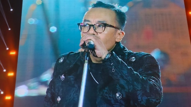 Minta Penonton Nyalakan Flashlight Saat Lagu Kangen, Ari Lasso: Semoga Cepat Kawin