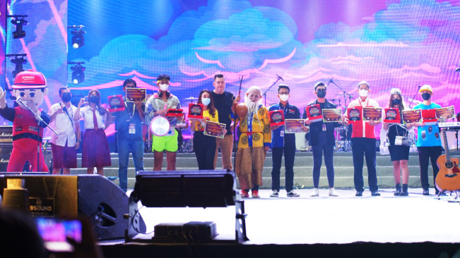 PT Es Teh Indonesia Menangkan Parade Karnaval Jakarta Fair