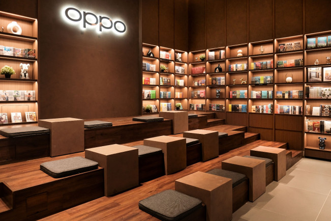 OPPO Experience Store Pacific Place Hadirkan Konsep Premium, Ada Cafe-Kids Zone