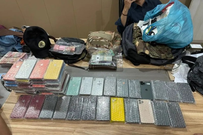 Bea Cukai Gagalkan Penyelundupan Ratusan Ponsel Bekas