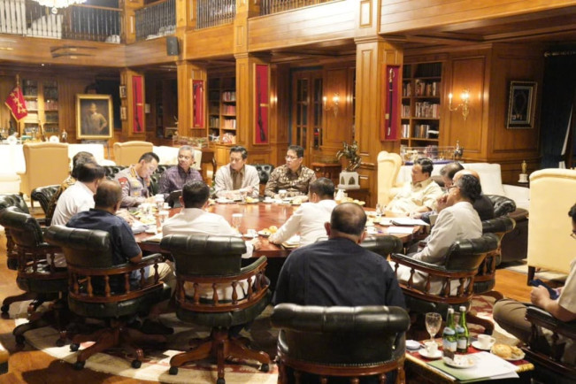 Prabowo Panggil Menteri Airlangga, Kapolri, hingga Menkeu Purbaya Ratas di Hambalang, Bahas Apa?