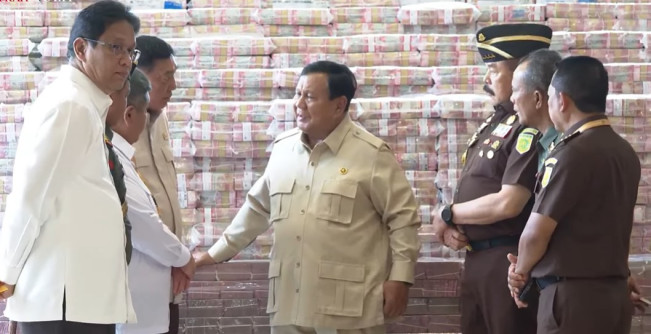 Prabowo Sebut Purbaya Akan Bergelar Profesor