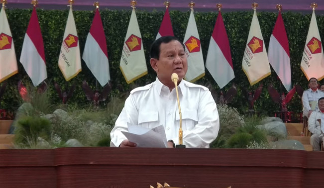 Prabowo Subianto Rogoh Kocek Pribadi Rp 2,5 Miliar Untuk Bansos