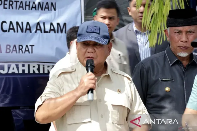 Usai dari Qatar, Prabowo Subianto Kunjungi Sumbar Bantu Korban Bencana