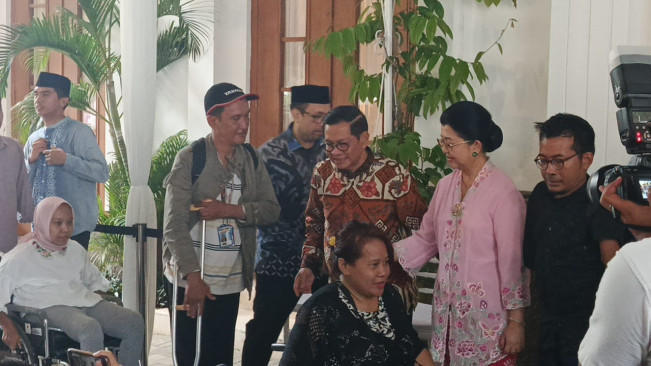 Masyarakat Bogor Ikut Open House di Rumah Dinas Pramono Anung