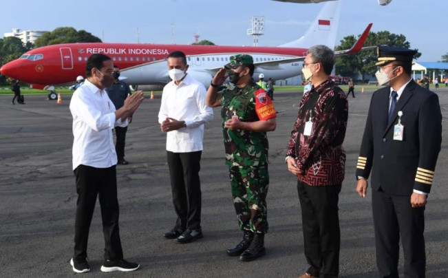 Presiden Jokowi Kunker ke Nias Tinjau Infrastruktur dan Bagikan Bansos