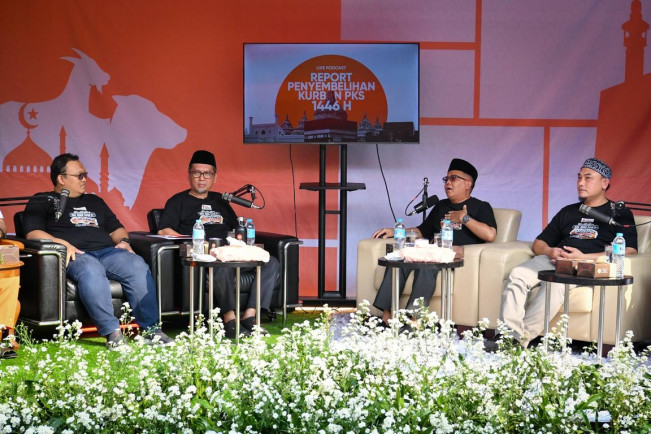 Presiden PKS Almuzzammil Yusuf (kedua dari kiri). [Dok. PKS]