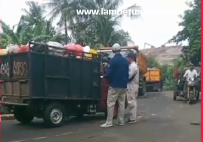 Viral! Pekerja TPS di Cipayung Depok Diduga Diperas Preman Setiap Hari