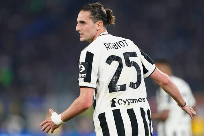 Manchester United Sepakati Harga untuk Beli Rabiot