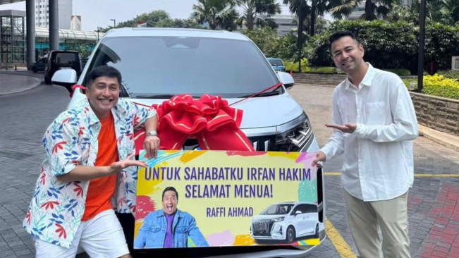 Ultah ke-50, Irfan Hakim Dapat Hadiah Mobil Seharga Rp1 Miliar dari Raffi Ahmad
