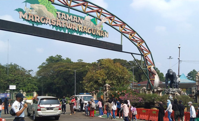 Libur Panjang, 32 Ribu Orang Serbu Ragunan