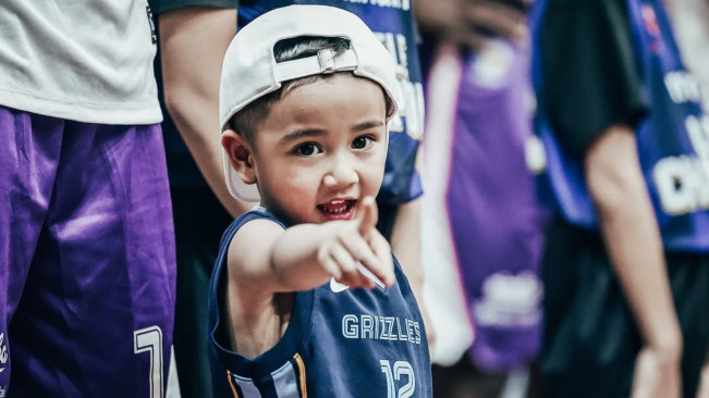 Aura Bos Kecil, 8 Potret Rayyanza Nonton Pertandingan Tim Basket Milik Raffi Ahmad Bikin Gemas!