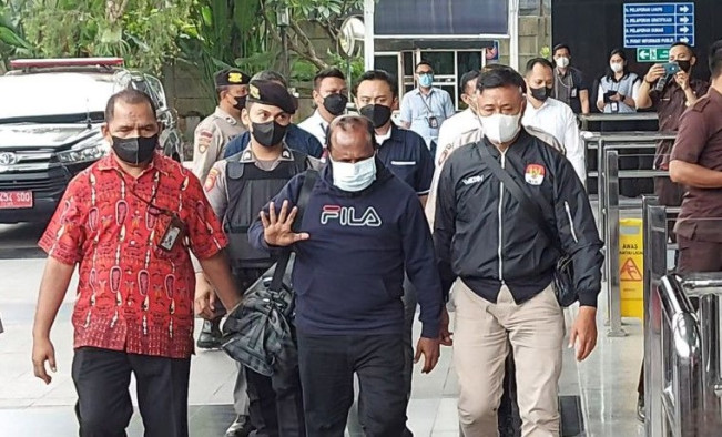 KPK Perpanjang Penahanan Bupati Mamberamo Tengah Nonaktif