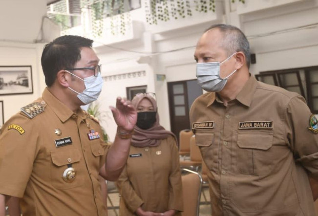 Hari Pertama Masuk Kantor Ridwan Kamil Bahas Delapan Hal Strategis