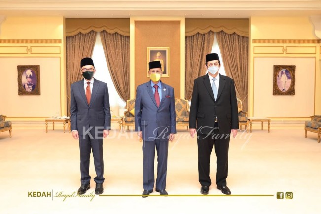 Potret Riza Chalid dan Anwar Ibrahim Saat Menghadap Sultan Kedah