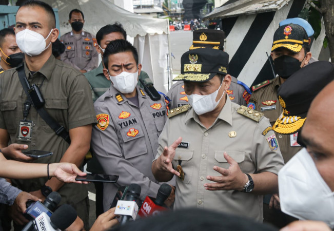 Wagub Riza Minta Masyarakat Kembali Gunakan Masker, Ini Alasannya