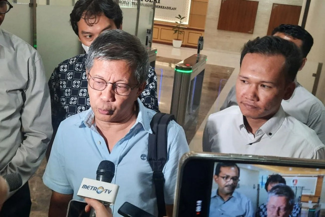 Usai Diberikan 40 Pertanyaan, Rocky Gerung Terlihat Santai