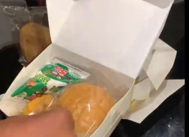 Memalukan! Viral Snack Roti dan Kemasan Santan Instan di PON XXI Aceh-Sumut