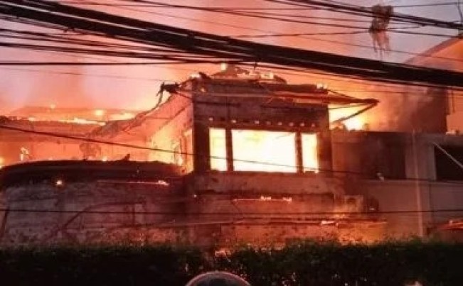 Heboh Kabar Rumah Ahmad Sahroni Dibakar Massa, Begini Faktanya