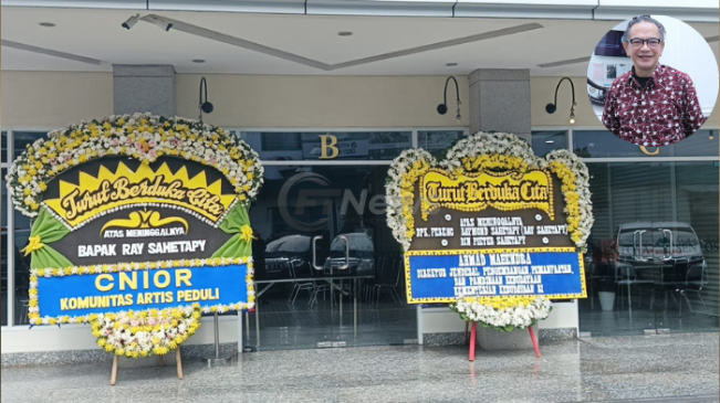 Suasana Haru Warnai Kedatangan Istri Kedua Ray Sahetapy Saat Kunjungi Rumah Duka