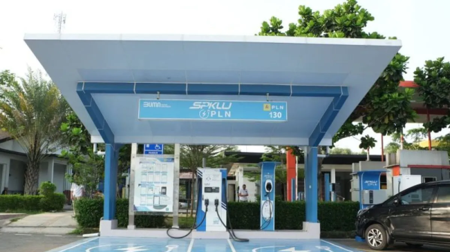 Mau Liburan Nataru Naik Mobil Listrik? Jangan Khawatir! Ini Daftar SPKLU di Rest Area Tol Trans Jawa