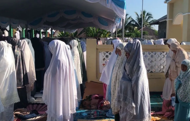 Lebih Awal, Warga Negeri Wakal Maluku Tengah Lebaran Hari Ini