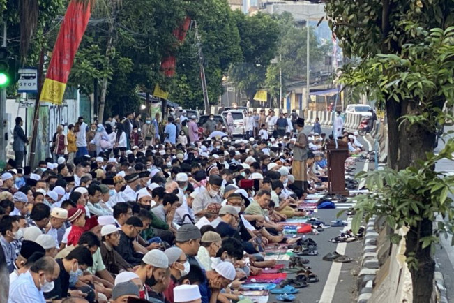 Jemaah Muhammadiyah Padati Salat Idul Adha di Lapangan Sempur Bogor