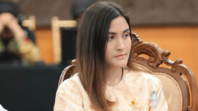 Biografi dan Agama Samanta Elsener, Adik Darius Sinathrya yang Memutuskan Mualaf