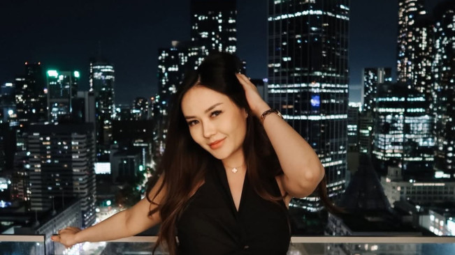 Profil dan Agama Sarah Gibson, Sahabat Awkarin yang Baru Melahirkan Anak Pertama