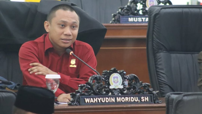 Viral Anggota DPRD Gorontalo Mau Rampok Uang Negara, Siapa Wanita yang di Sebelah Wahyudin Moridu?