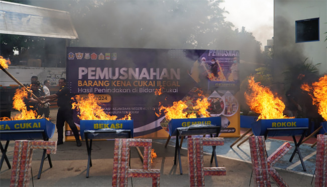 Rokok Ilegal dan Barang Kena Cukai Ilegal Senilai Rp7,1 Miliar Dimusnahkan
