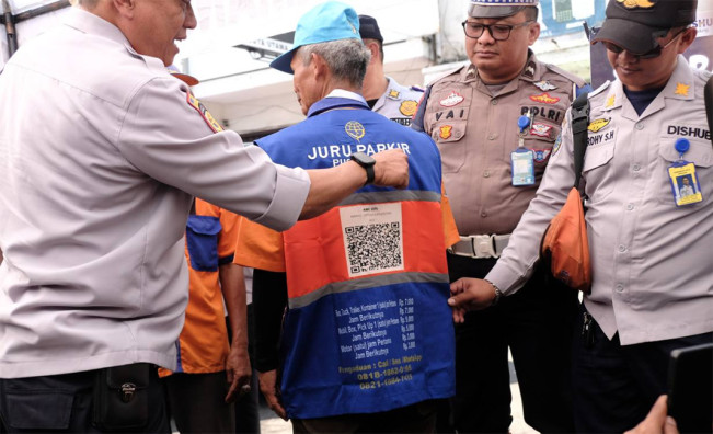 Bayar Parkir di Kota Bandung Gunakan QRIS, Uji Coba 1 Bulan