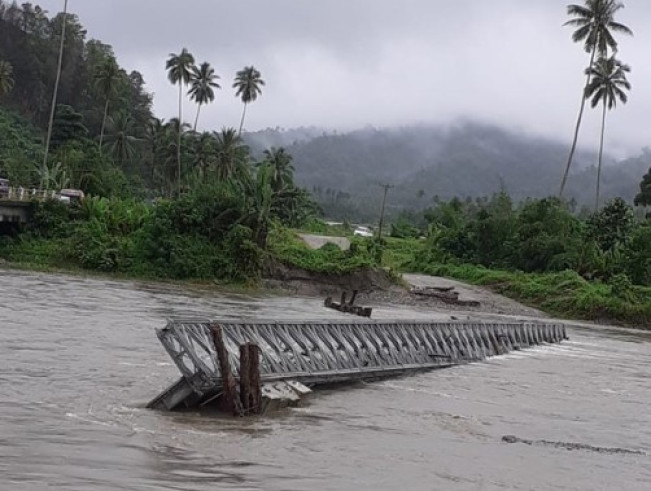 Anggota Cabup Maluku Tengah Tewas Akibat Jembatan Ambruk