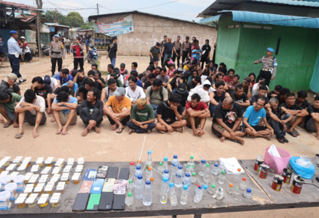 Kampung Narkoba Sei Beduk Digerebek, 92 Orang Diamankan 88 di Antaranya Positif Sabu!