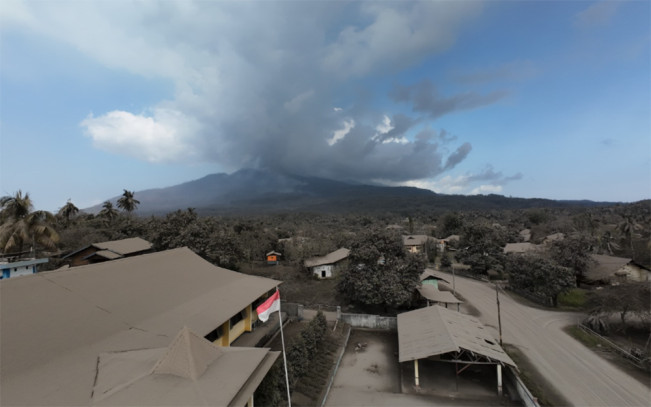 Sempat Tenang, Gunung Lewotobi Laki-Laki Ngamuk Lagi! Waspada Potensi Banjir Lahar!
