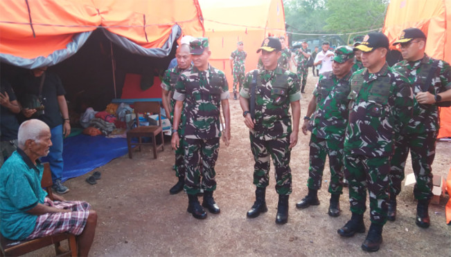 Pangdam Zamroni Cek Penanganan Dampak  Erupsi Lewotobi dan Kesiapan Pam VVIP Kunker Wapres RI ke Flotim