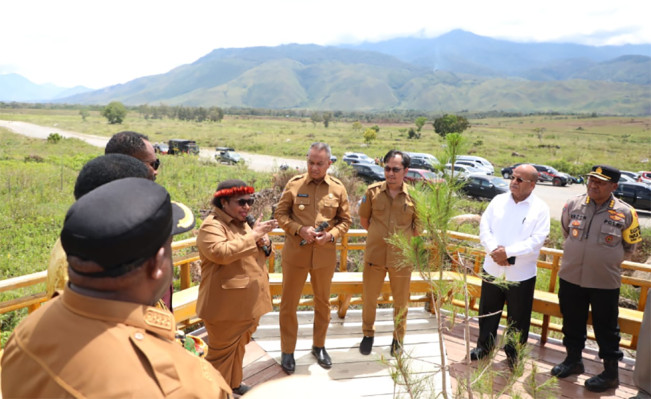 Wamendagri Ribka Tinjau Kawasan Inti Pusat Pemerintahan Papua Pegunungan