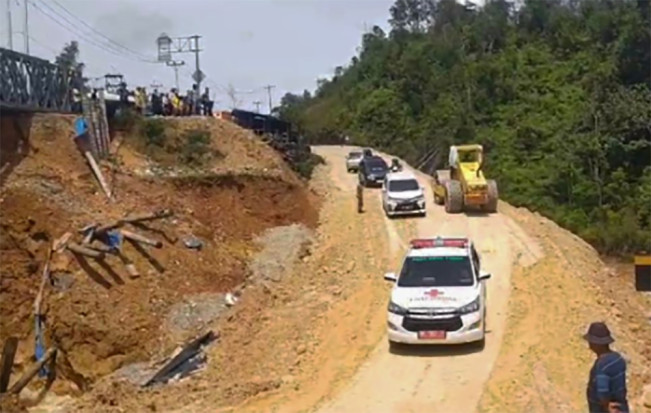 Bikin Pusing Pengguna Jalan! Akses Riau-Sumbar di Tanjung Alai Bolak-balik Longsor!
