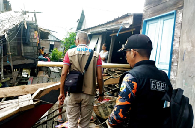 Longsor di Tanah Merah Inhil Merusak 12 Rumah 7 di Antaranya Rusak Berat serta Pelabuhan Penyeberangan