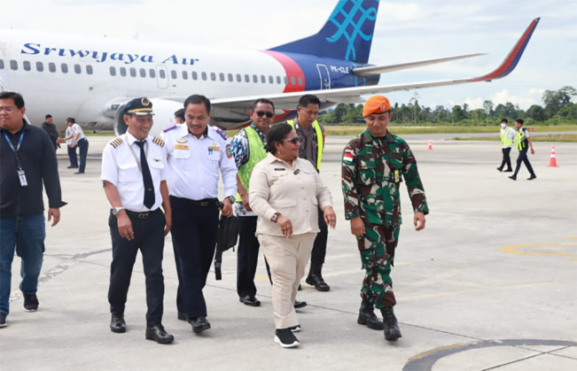 Penerbangan Perdana Sriwijaya Air ke Bandara Douw Aturure Nabire Disambut Positif
