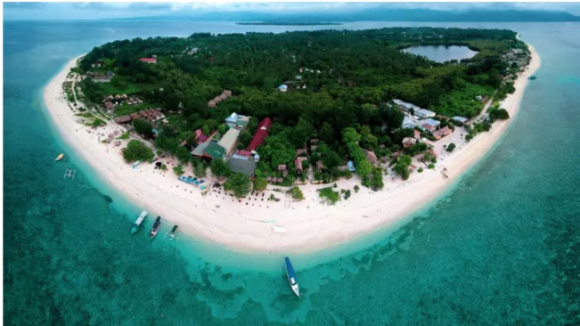 WOW, Pulau Lombok Resmi Menyandang Gelar Destinasi Wisata Terbaik Dunia 2025