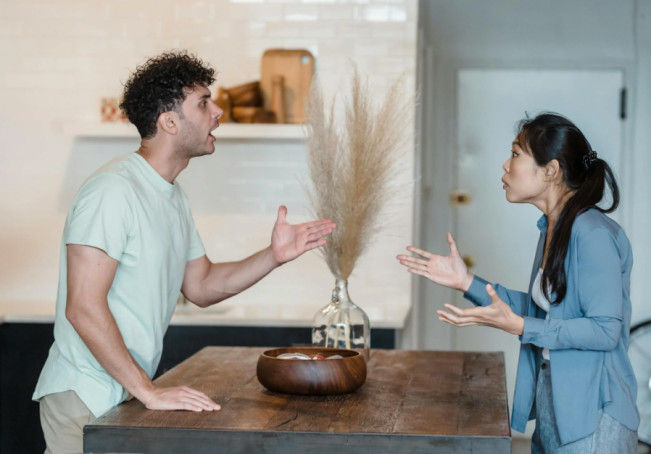 Ini 3 Tanda Utama Pasangan Anda Seorang Narsisis, Cara Mudah Menghadapinya!