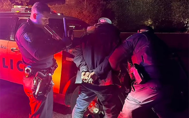 Kebakaran LA Masih Menggila, Para Penjarah Satroni Rumah-rumah Mewah yang Ditinggalkan Pemiliknya