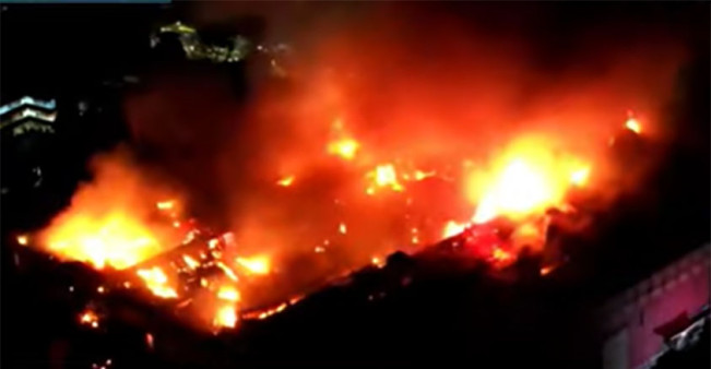 Kebakaran Hebat di Glodok Plaza Jakarta Barat, Api Diduga dari Diskotek Lantai 7