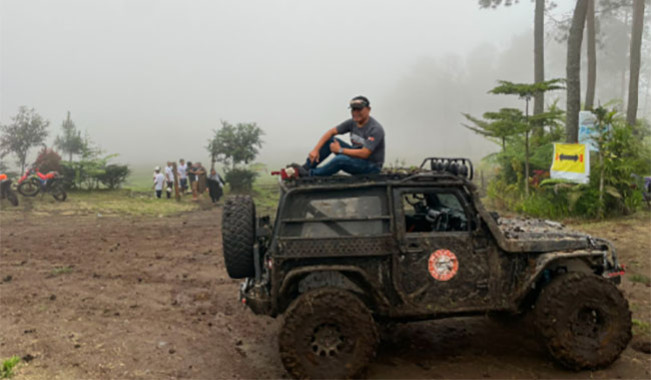 Pesan Sosial AM Putranto dari Jalan Berlumpur: Offroader Jangan hanya Jadi Ajang Gagah-gagahan