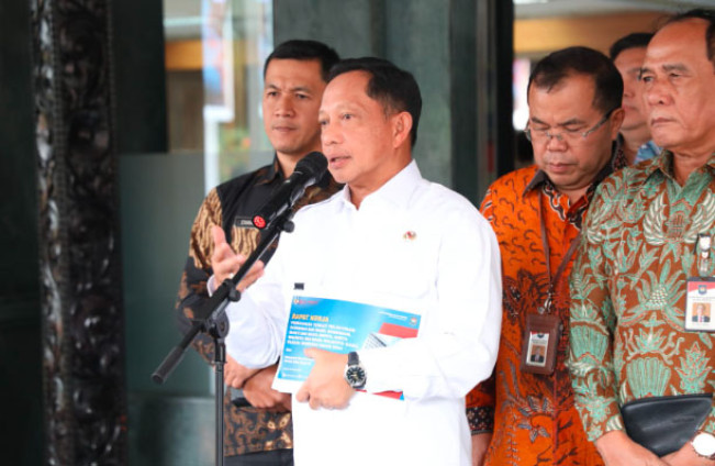 Pelantikan Kepala Daerah 6 Februari Batal!  Diputuskan Menunggu Putusan Dismissal di MK