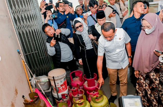 Menteri Bahlil Ancam Cabut Izin Pangkalan Resmi yang Jual LPG 3 Kg Jauh dari HET Rp18.000!
