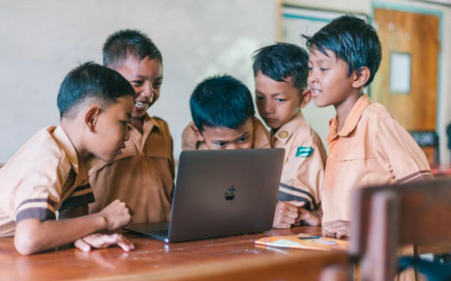 Wapres YouTube Leslie Miller: Google Dukung Indonesia Batasi Akses Anak di Medsos