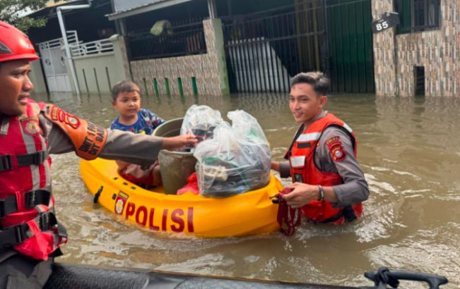 Banjir Parah di Makassar, Beberapa Tempat Ketinggian Air Capai 2 Meter